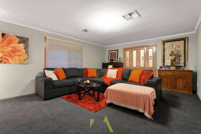 Photo - 3 Lemnian Court, Langwarrin VIC 3910 - Image 6