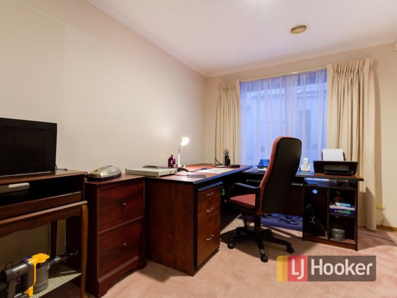 Photo - 3 Lennon Court, Narre Warren South VIC 3805 - Image 9