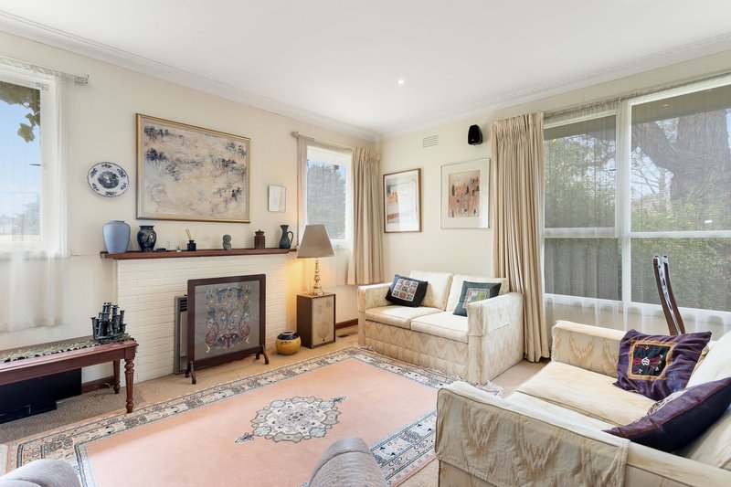 Photo - 3 Leonie Avenue, Mount Waverley VIC 3149 - Image 6