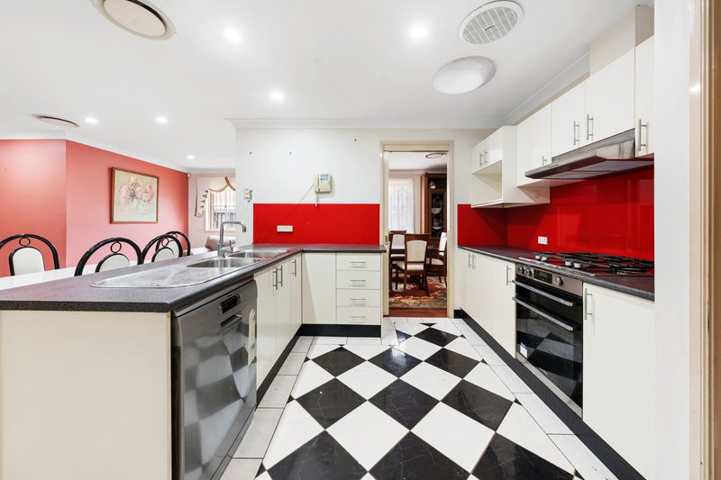 Photo - 3 Leopold Place, Cecil Hills NSW 2171 - Image 4