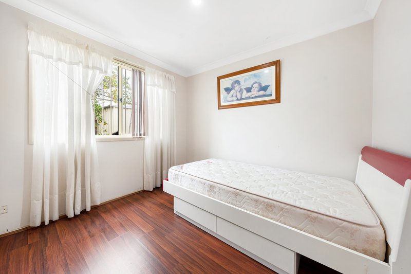 Photo - 3 Leopold Place, Cecil Hills NSW 2171 - Image 9