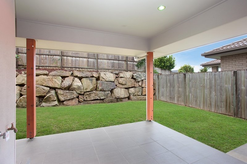 Photo - 3 Lester Place, North Lakes QLD 4509 - Image 5