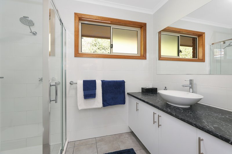 Photo - 3 Leura Court, Camperdown VIC 3260 - Image 15