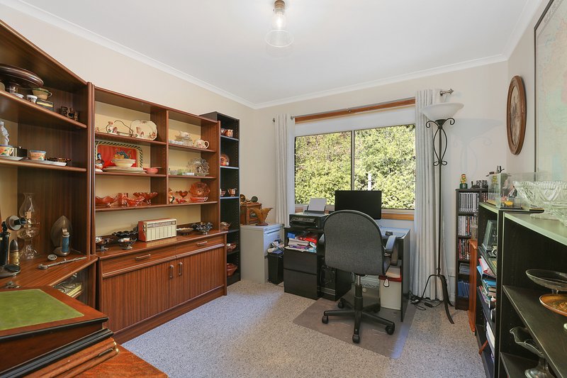 Photo - 3 Leura Court, Camperdown VIC 3260 - Image 16