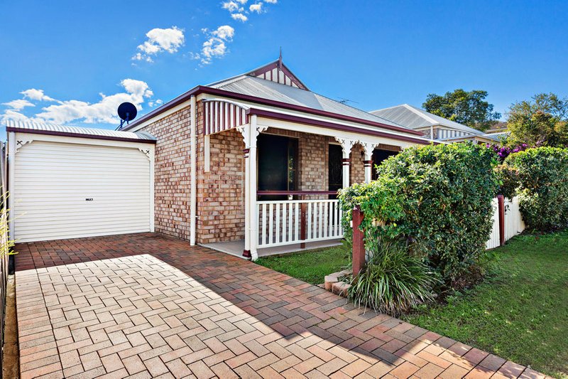 Photo - 3 Leyburn Crescent, Forest Lake QLD 4078 - Image 4