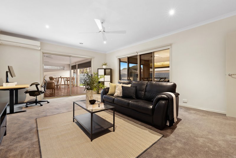 Photo - 3 Liberty Avenue, Berwick VIC 3806 - Image 11