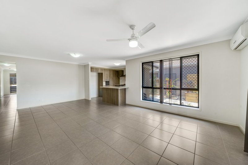 Photo - 3 Livermore Lane, Bundamba QLD 4304 - Image 12