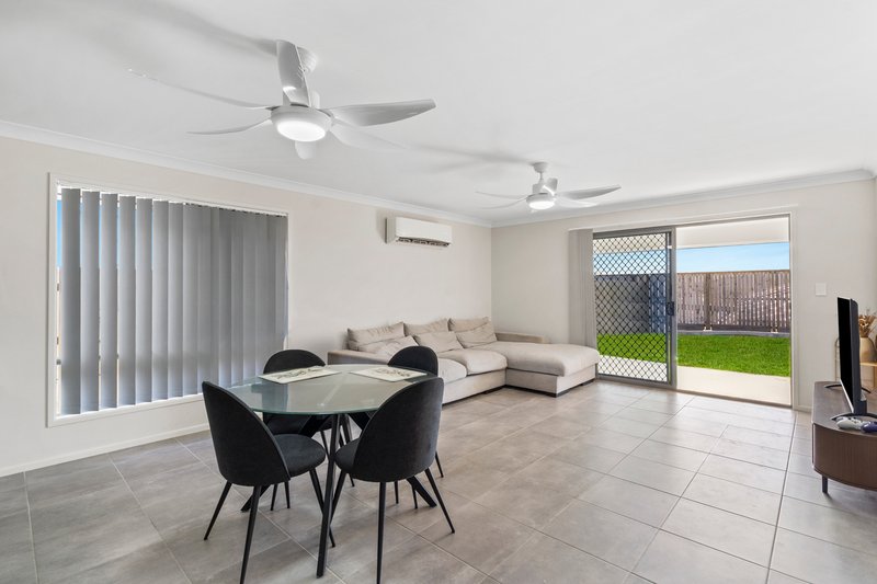 Photo - 3 Liverpool Circuit, Yarrabilba QLD 4207 - Image 3
