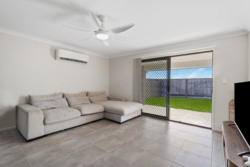 Photo - 3 Liverpool Circuit, Yarrabilba QLD 4207 - Image 4