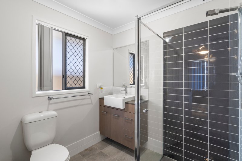 Photo - 3 Liverpool Circuit, Yarrabilba QLD 4207 - Image 11