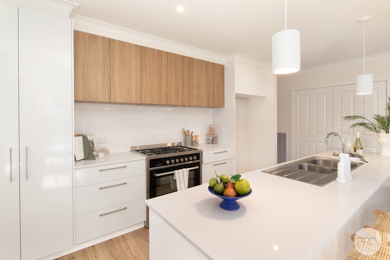 Photo - 3 Livno Court, Canadian VIC 3350 - Image 4