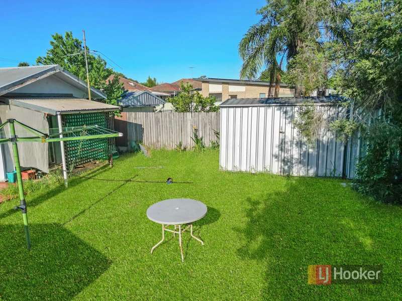 Photo - 3 Lochee Avenue, Minto NSW 2566 - Image 4