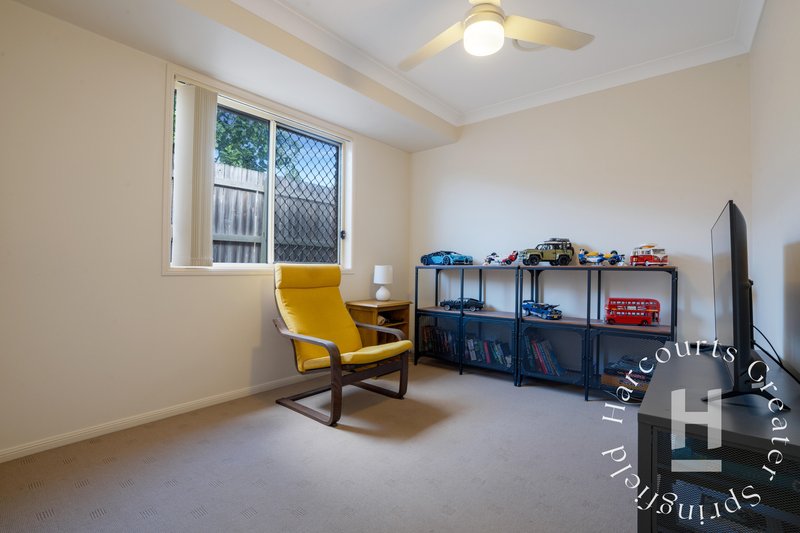 Photo - 3 Locke Place, Goodna QLD 4300 - Image 10
