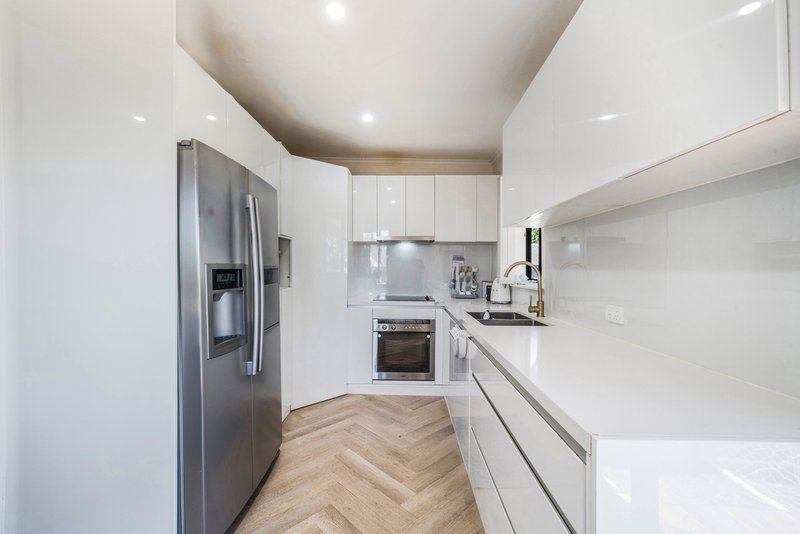 Photo - 3 Locker Avenue, Lurnea NSW 2170 - Image 5
