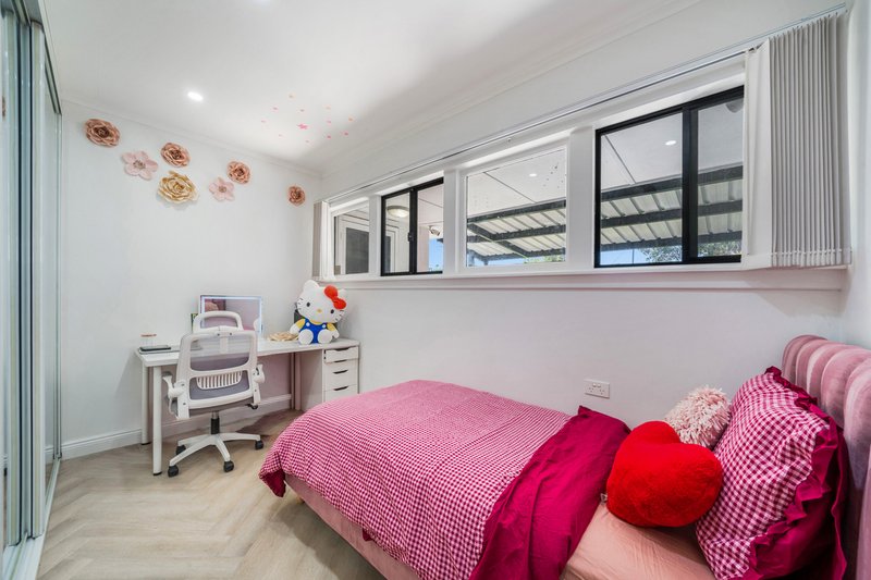 Photo - 3 Locker Avenue, Lurnea NSW 2170 - Image 7