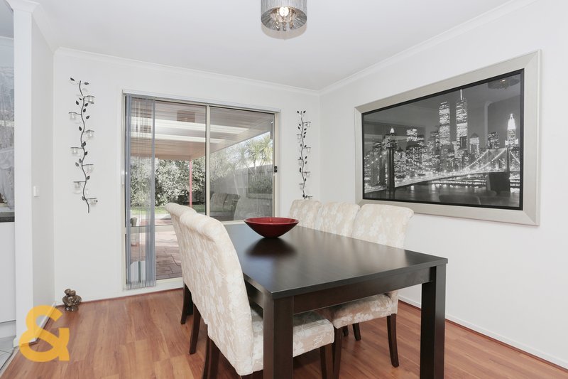 Photo - 3 Lockwood Drive, Roxburgh Park VIC 3064 - Image 3