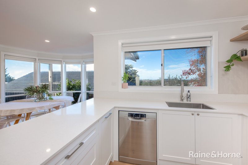 Photo - 3 Long Drive, Sunbury VIC 3429 - Image 9