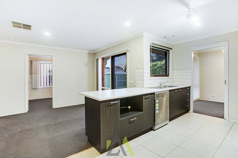 Photo - 3 Loretta Street, Carrum Downs VIC 3201 - Image 5