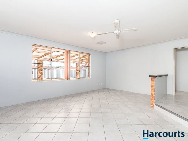 Photo - 3 Lowana Court, Currambine WA 6028 - Image 3