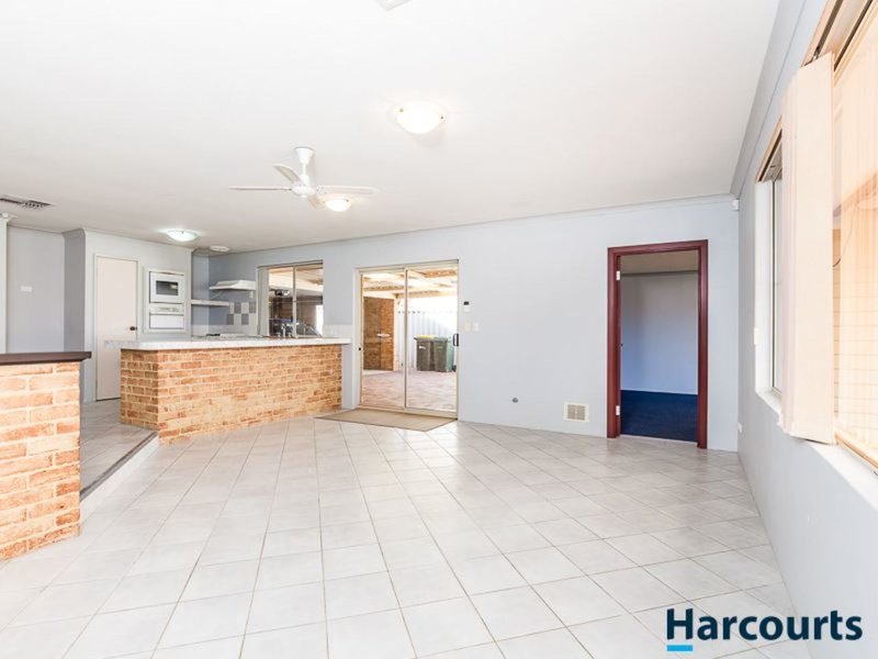 Photo - 3 Lowana Court, Currambine WA 6028 - Image 7