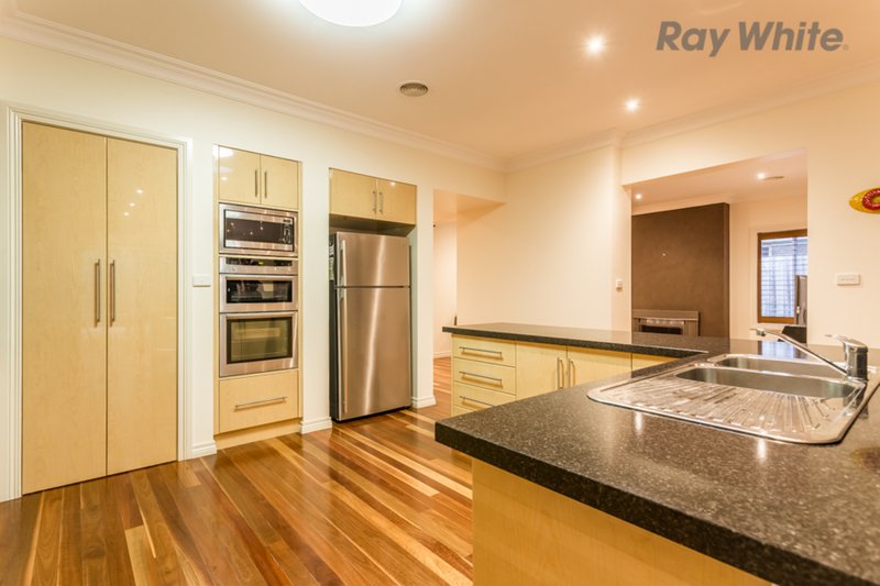 Photo - 3 Lucetta Way, Sydenham VIC 3037 - Image 2