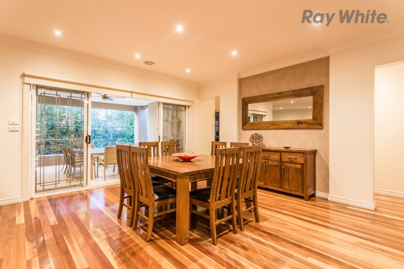 Photo - 3 Lucetta Way, Sydenham VIC 3037 - Image 3