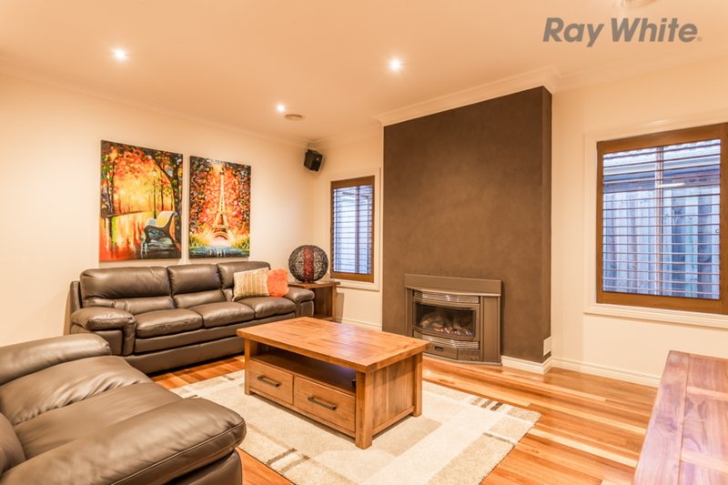 Photo - 3 Lucetta Way, Sydenham VIC 3037 - Image 7