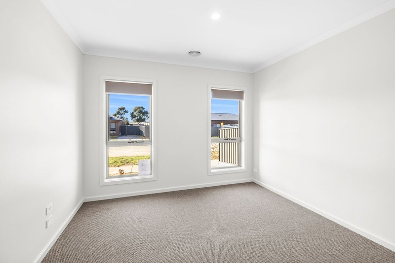 Photo - 3 Luck Street, Sebastopol VIC 3356 - Image 2