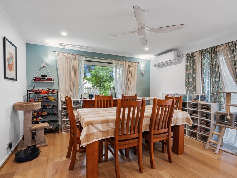 Photo - 3 Lugano Street, Riverhills QLD 4074 - Image 3