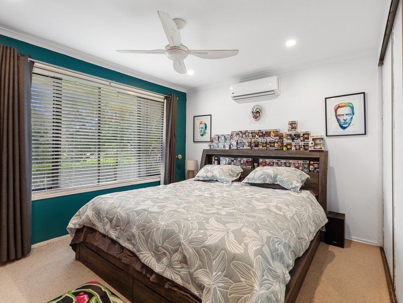 Photo - 3 Lugano Street, Riverhills QLD 4074 - Image 5