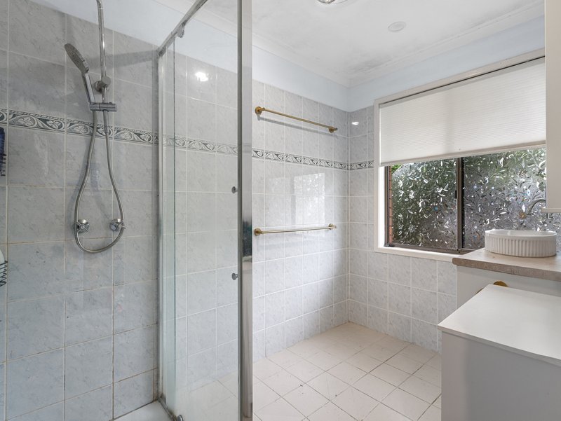 Photo - 3 Lugano Street, Riverhills QLD 4074 - Image 8