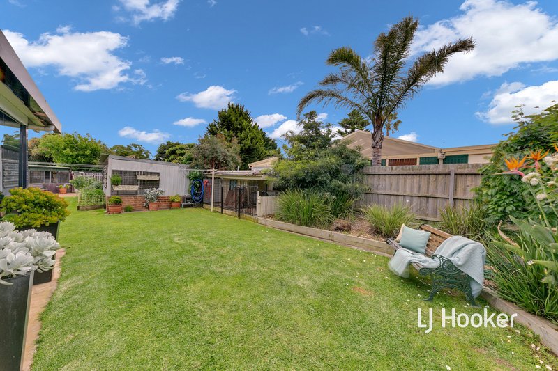 Photo - 3 Lumea Place, Melton West VIC 3337 - Image 16