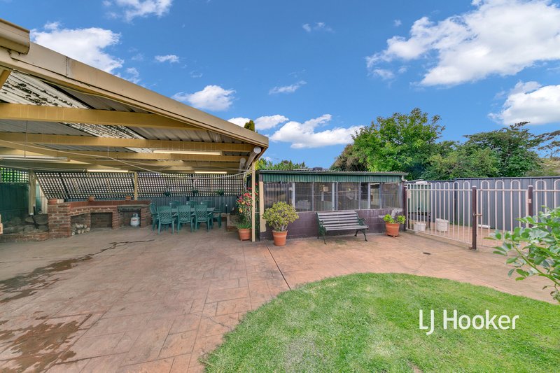 Photo - 3 Lumea Place, Melton West VIC 3337 - Image 17