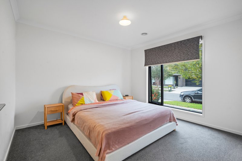 Photo - 3 Luster Circuit, Greenvale VIC 3059 - Image 2