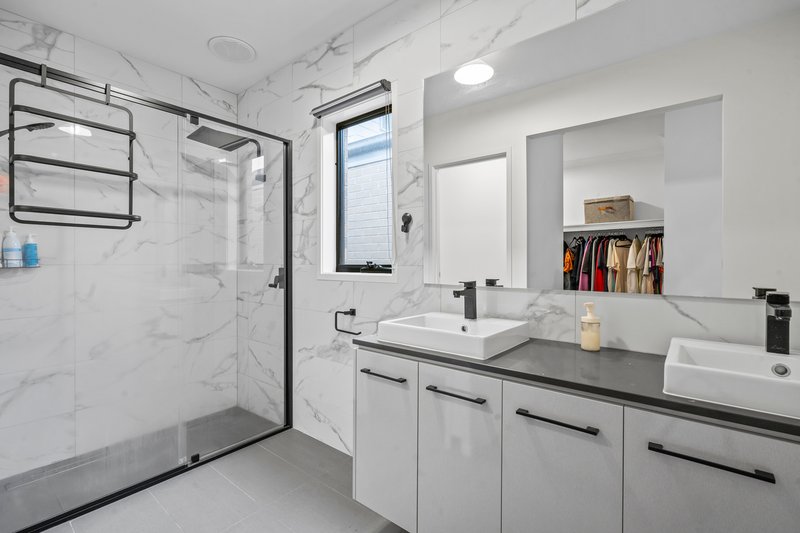 Photo - 3 Luster Circuit, Greenvale VIC 3059 - Image 3