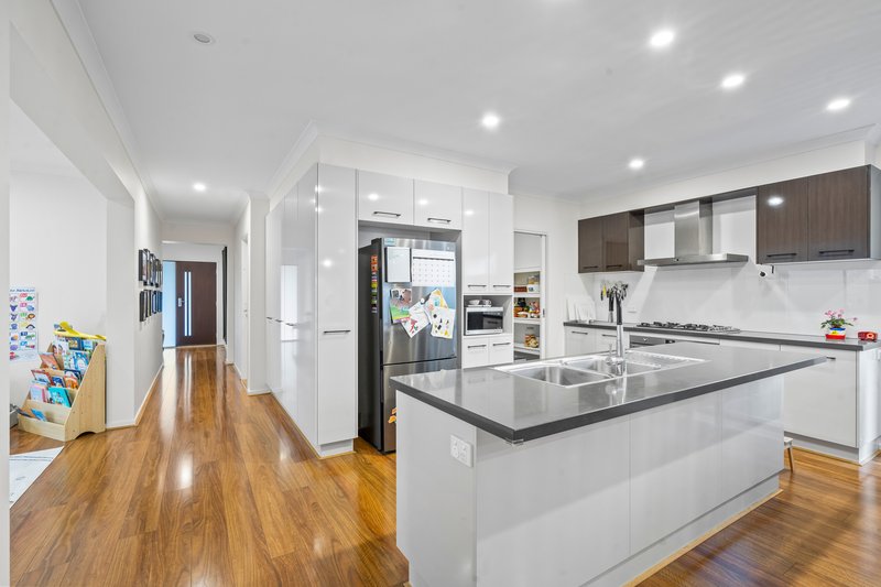 Photo - 3 Luster Circuit, Greenvale VIC 3059 - Image 5