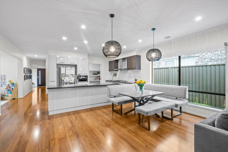 Photo - 3 Luster Circuit, Greenvale VIC 3059 - Image 6