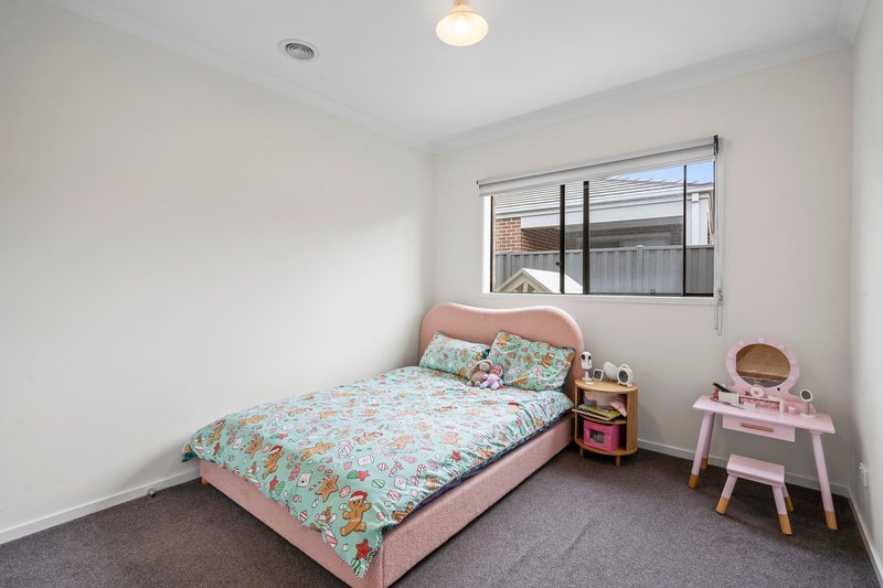 Photo - 3 Luster Circuit, Greenvale VIC 3059 - Image 9