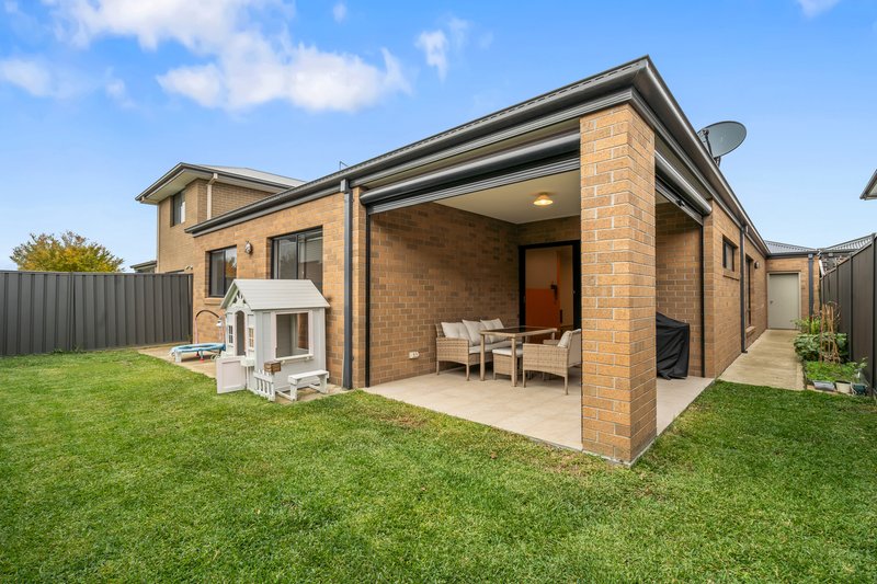 Photo - 3 Luster Circuit, Greenvale VIC 3059 - Image 10