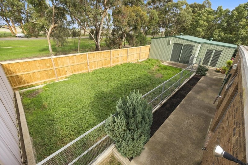 Photo - 3 Lyall Drive, Werribee VIC 3030 - Image 13