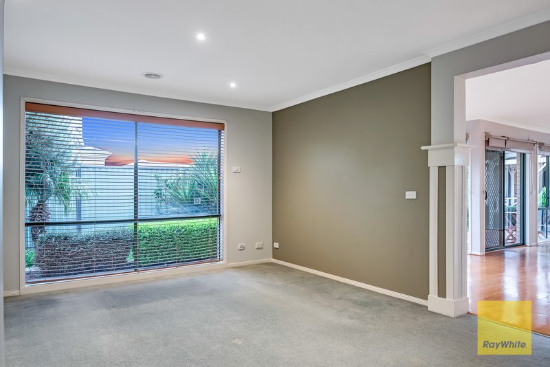 Photo - 3 Lynbridge Crescent, Tarneit VIC 3029 - Image 4