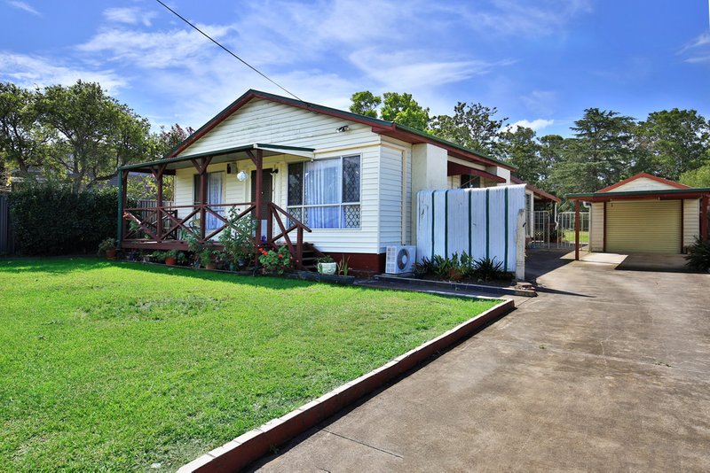 Photo - 3 Lynburn Avenue, Bomaderry NSW 2541 - Image 1