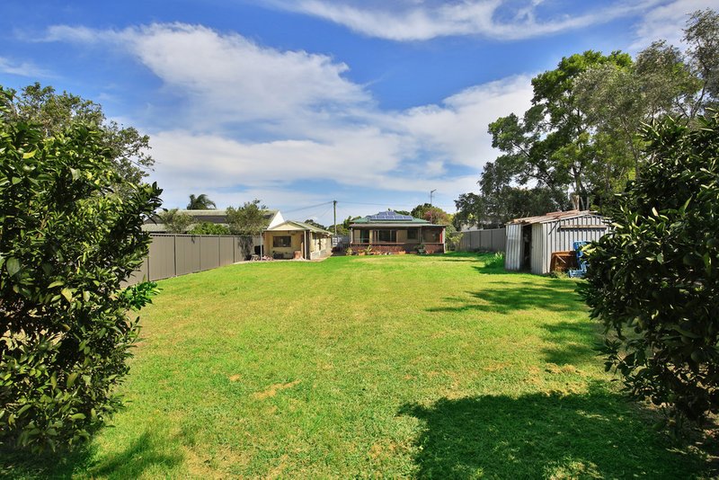 Photo - 3 Lynburn Avenue, Bomaderry NSW 2541 - Image 3