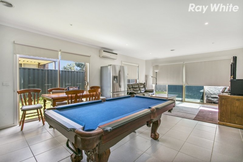 Photo - 3 Macadamia Street, Pakenham VIC 3810 - Image 5