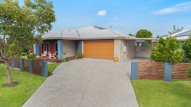 Photo - 3 Macintyre Crescent, Pelican Waters QLD 4551 - Image 1