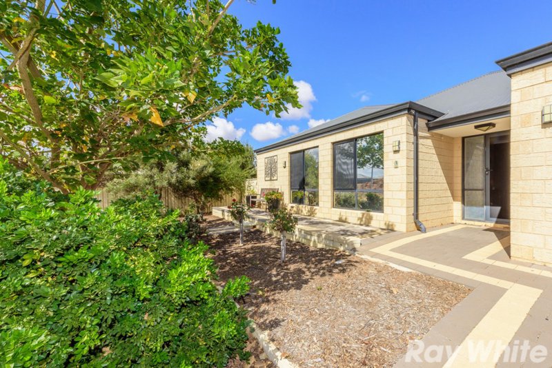 Photo - 3 Macranda Place, Woorree WA 6530 - Image 6