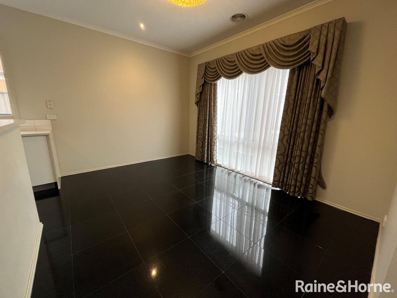 Photo - 3 Magazine Avenue, Cairnlea VIC 3023 - Image 4