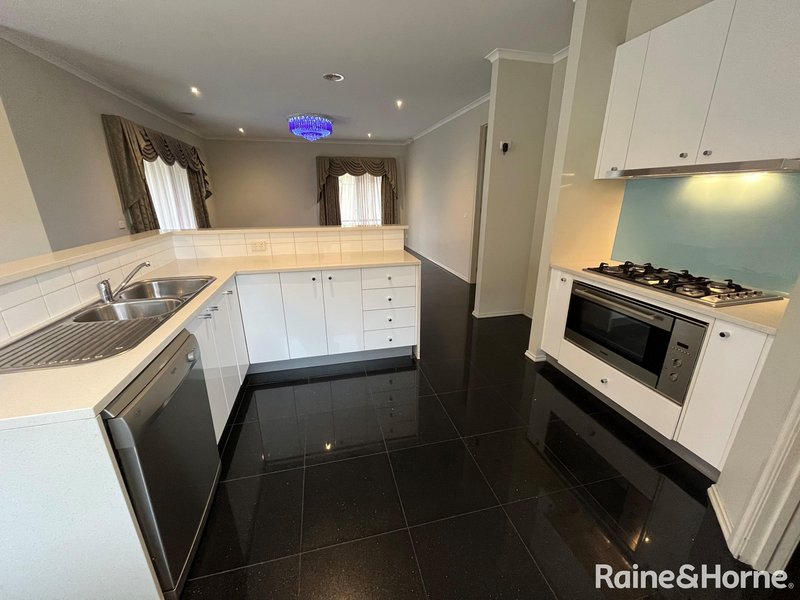 Photo - 3 Magazine Avenue, Cairnlea VIC 3023 - Image 5