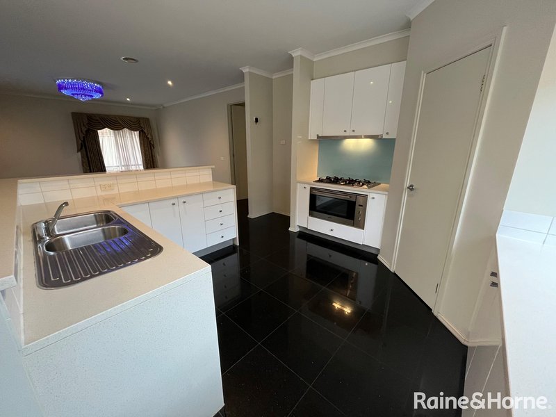Photo - 3 Magazine Avenue, Cairnlea VIC 3023 - Image 6