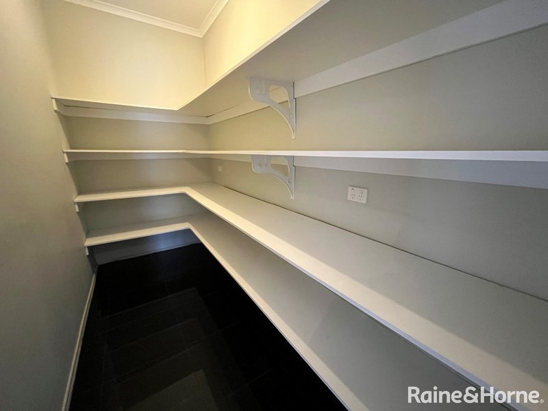 Photo - 3 Magazine Avenue, Cairnlea VIC 3023 - Image 8